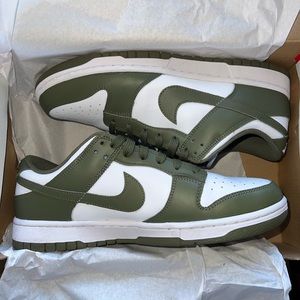 Medium Olive Nike Dunks. 10.5W or fits like a 9M. Going for $270 on flight club.